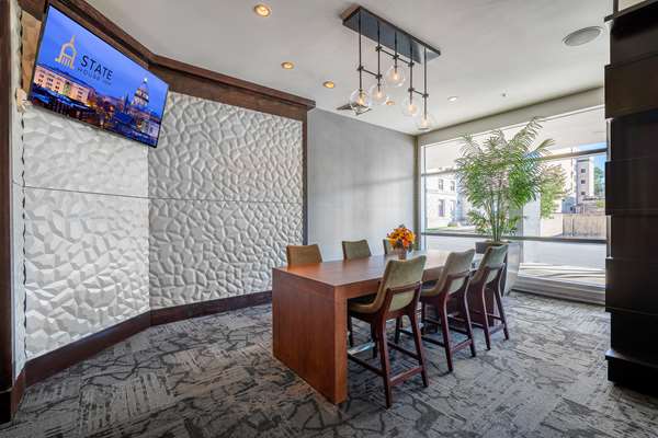 Spa - State House Inn Springfield