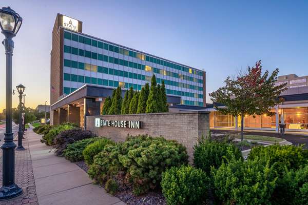 Exterior view - State House Inn Springfield