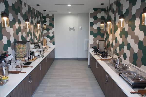  - La Quinta Inn & Suites Locust Grove - I-75, Exit 212