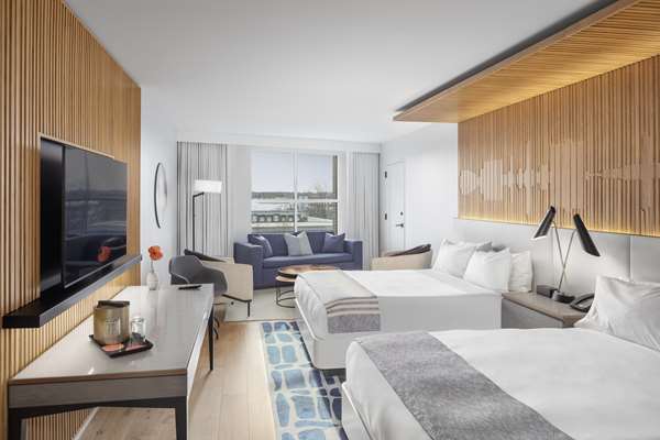  - Canopy by Hilton Hotel Waterfront Portland