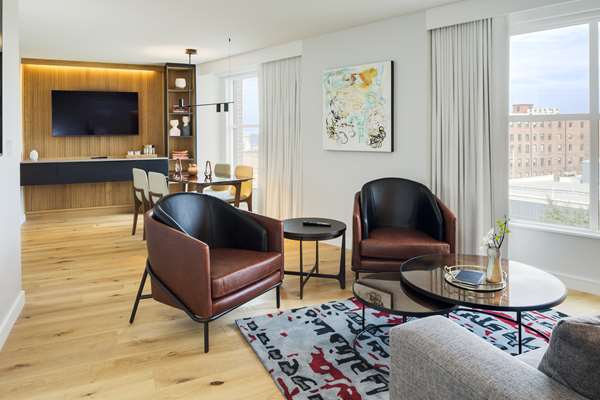  - Canopy by Hilton Hotel Waterfront Portland