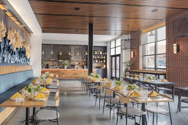 Restaurant - Canopy by Hilton Hotel Waterfront Portland