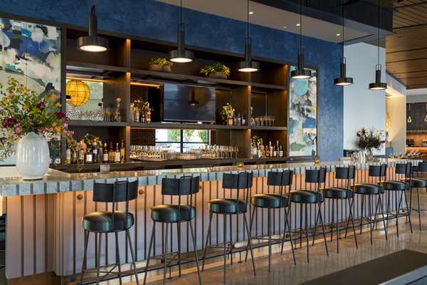 Bar - Canopy by Hilton Hotel Waterfront Portland