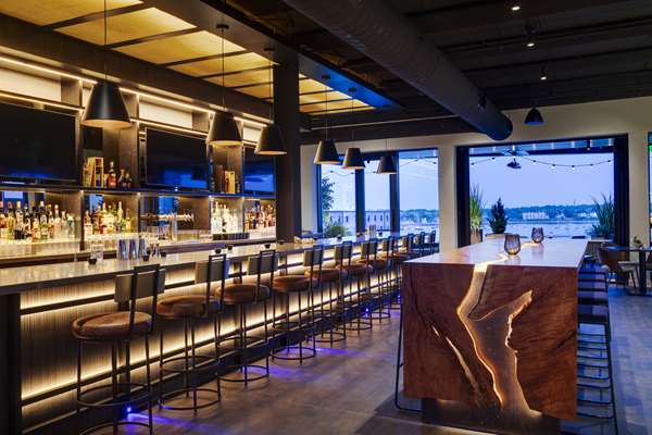 Bar - Canopy by Hilton Hotel Waterfront Portland