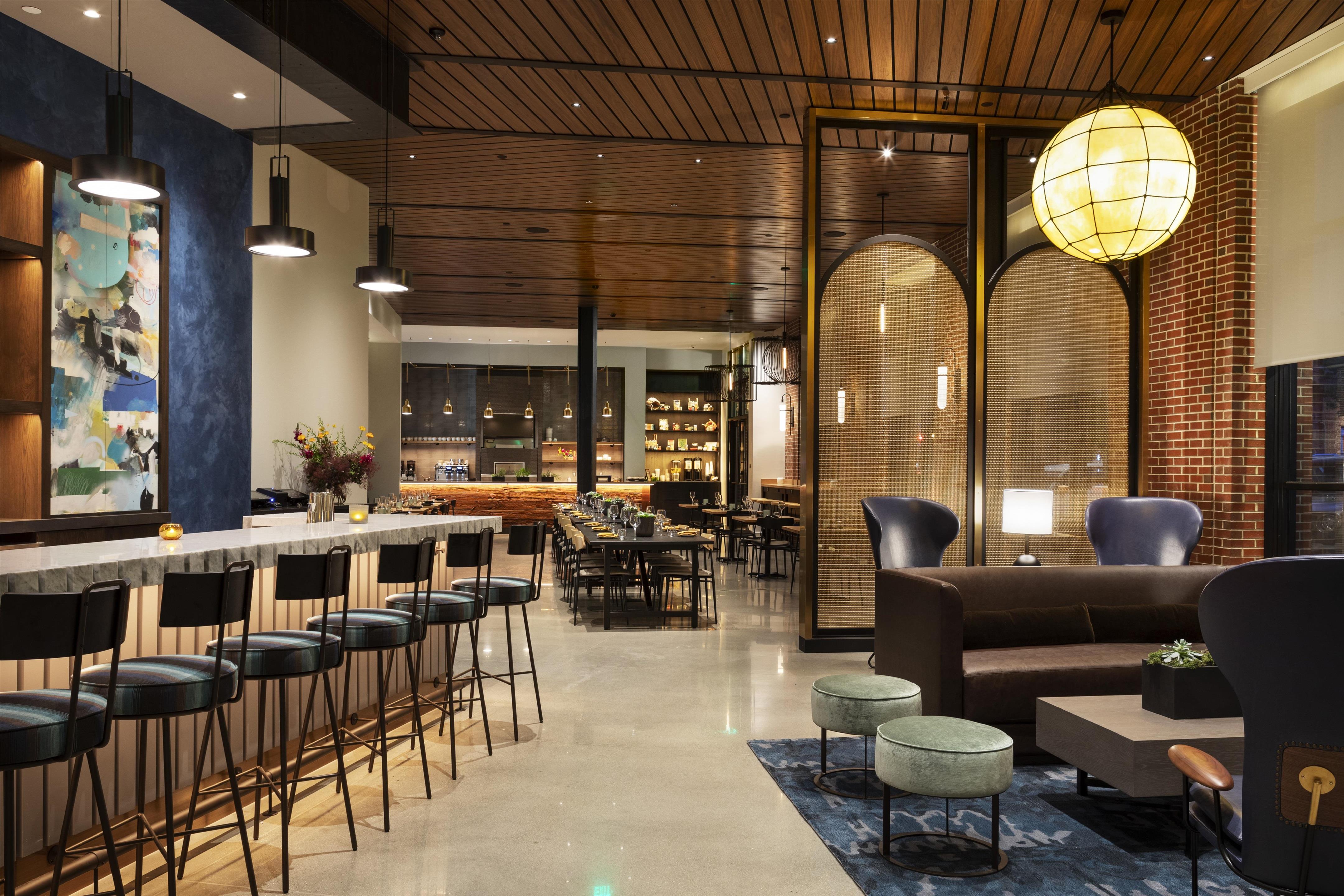 BarLounge | Canopy by Hilton Portland Waterfront