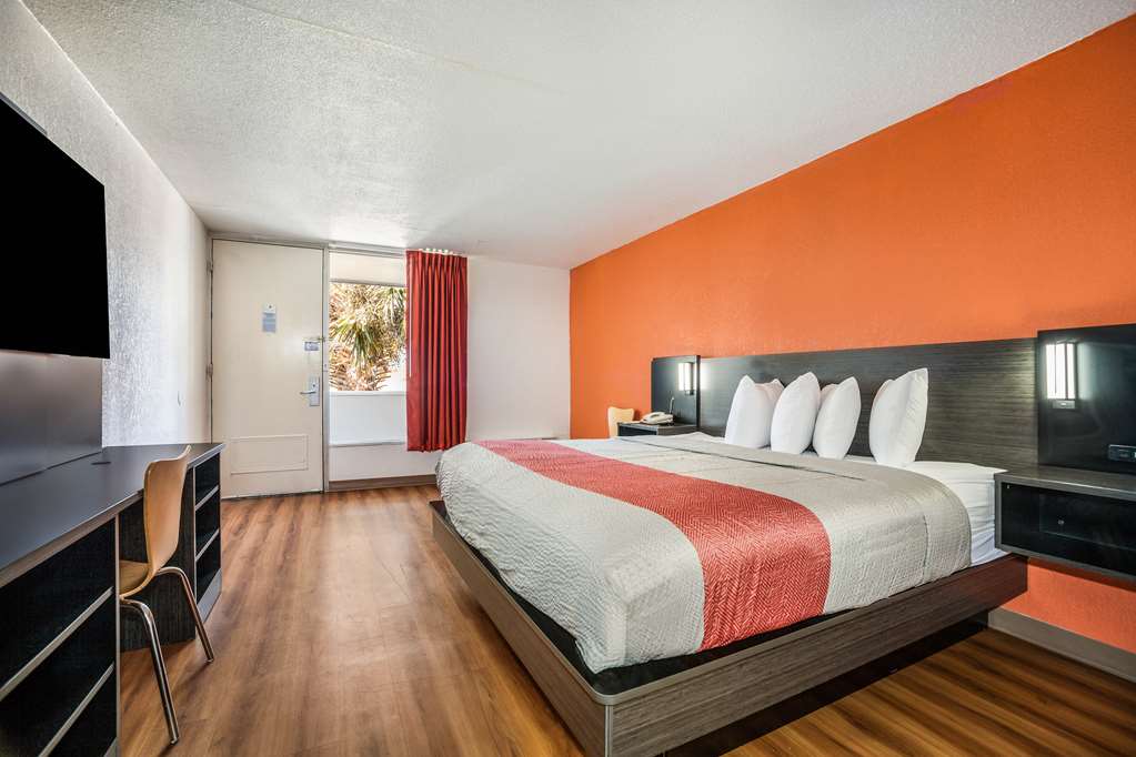 STUDIO 6 FLORENCE SC-guestroom-Guest Room,On-Site.jpg