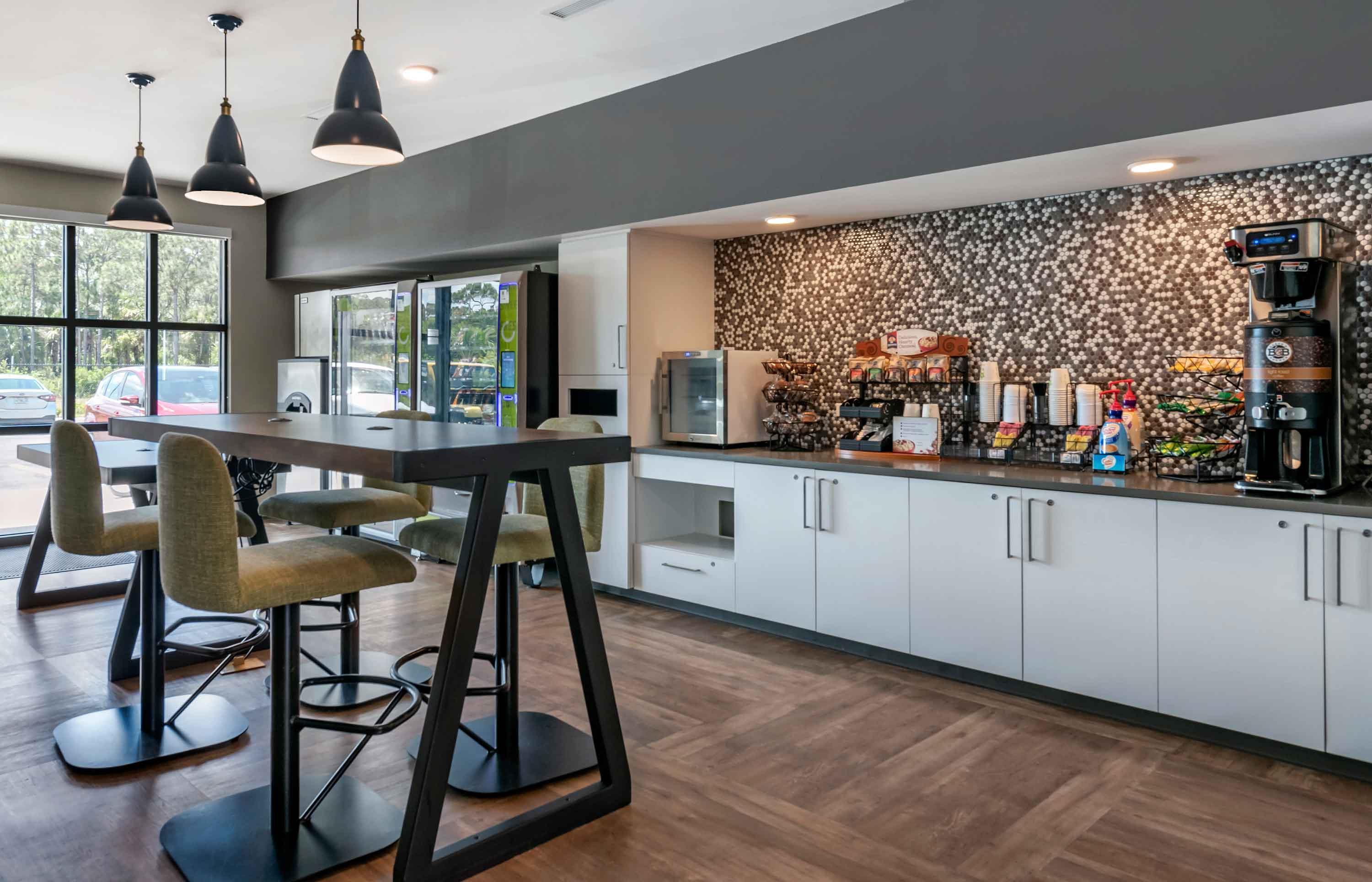 Free Grab-and-Go Breakfast | Extended Stay America Premier Suites Melbourne I95