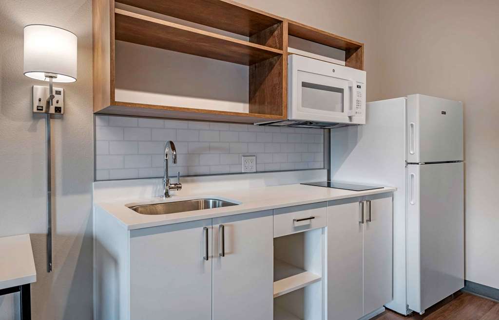EXTENDED STAY AMERICA PREM STE-guestroom-Guest Room,Kitchen/Kitchenette,On-Site.jpg