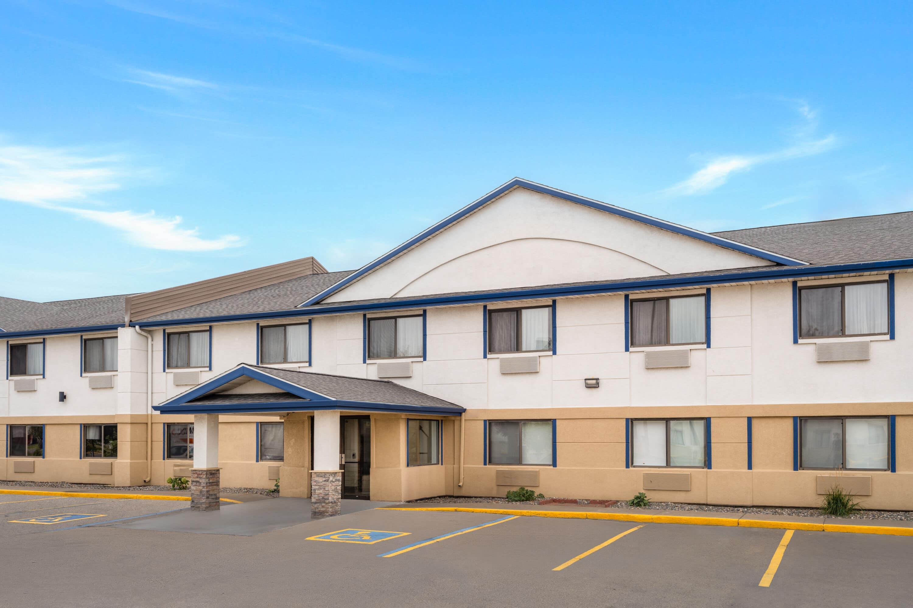 Exterior | Travelodge by Wyndham Fargo