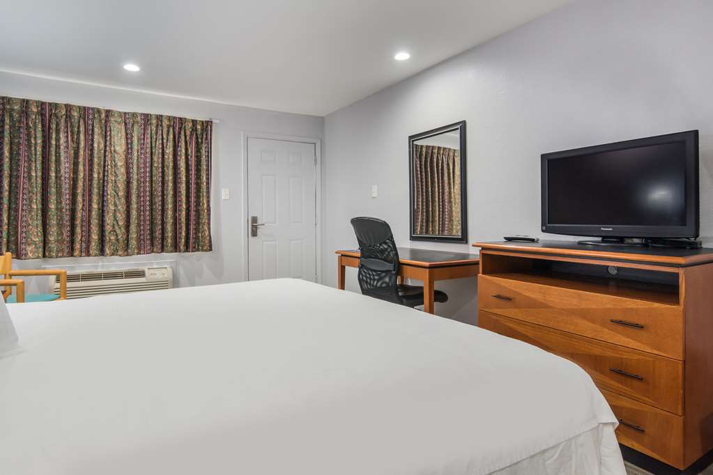 KNIGHTS INN NORTH RICHLAND HIL-guestroom-Guest Room,On-Site.jpg