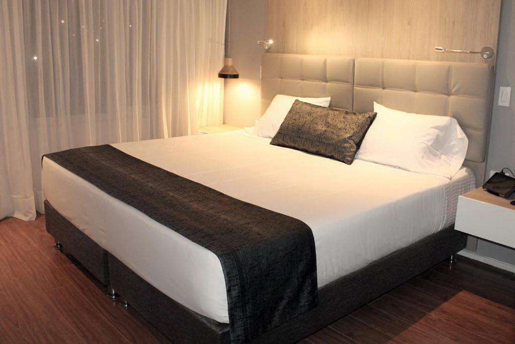 QUO QUALITY HOTEL-guestroom-Guest Room,On-Site.jpg