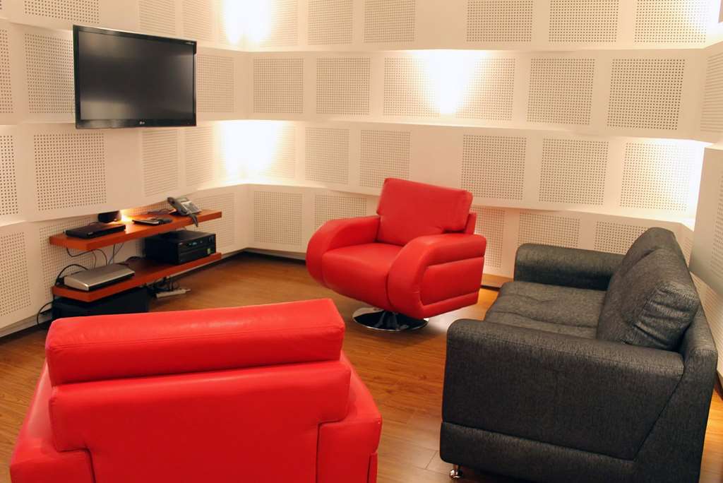 QUO QUALITY HOTEL-guestroom-Guest Room,Guest Room Amenity,On-Site.jpg
