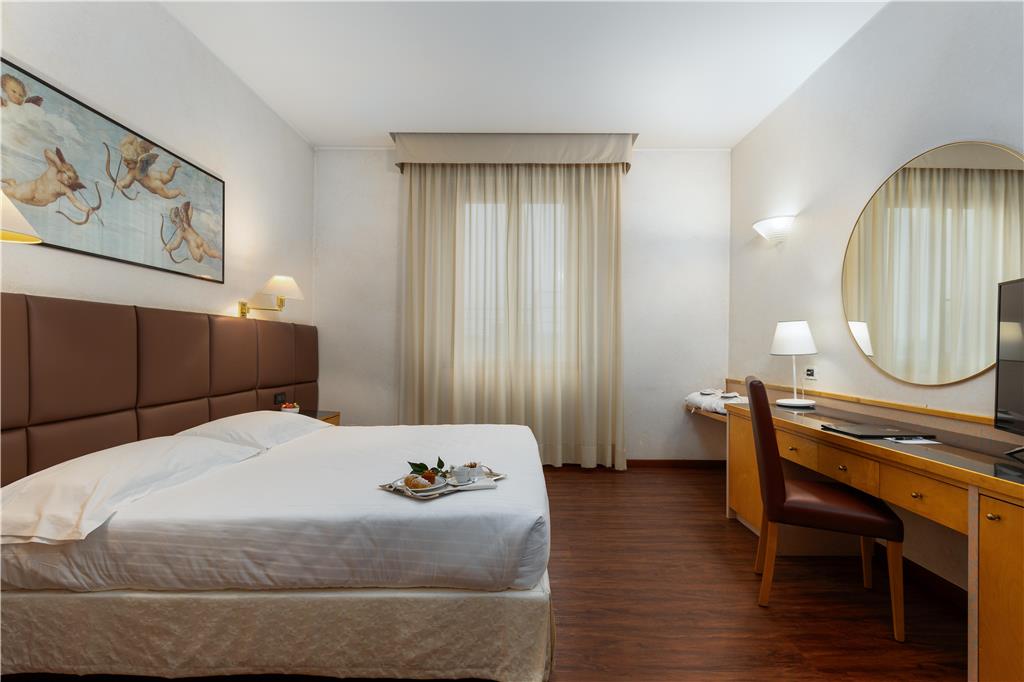 HOTEL MINERVA-guestroom-Guest Room,Suite,On-Site.jpg