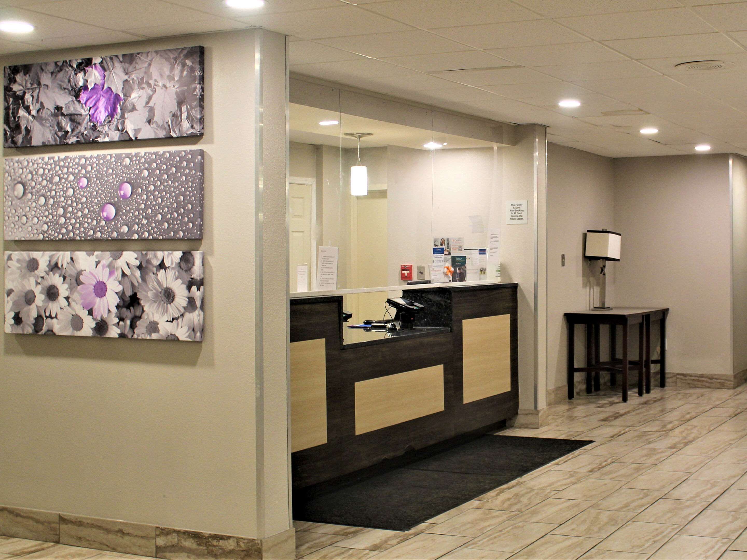 Front desk | Sleep Inn Indianapolis East