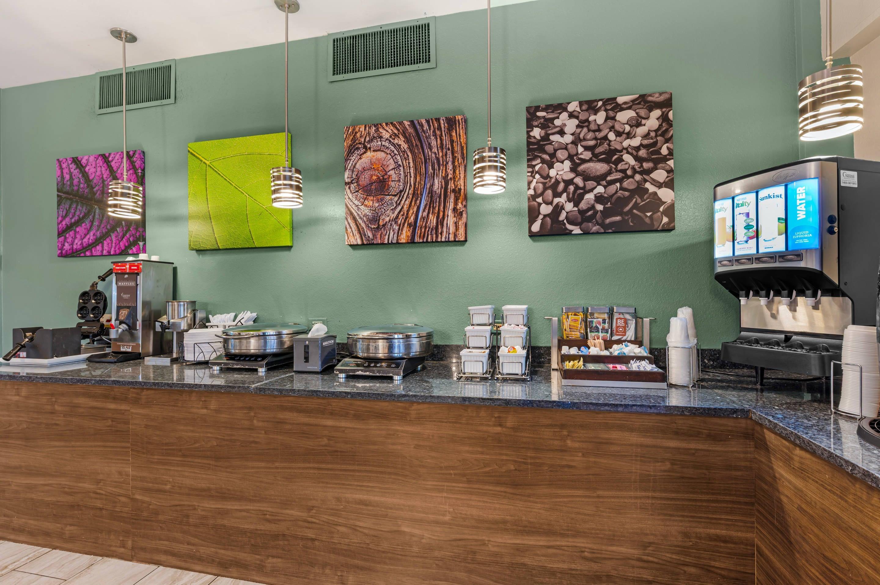 Breakfast area | Sleep Inn Indianapolis East