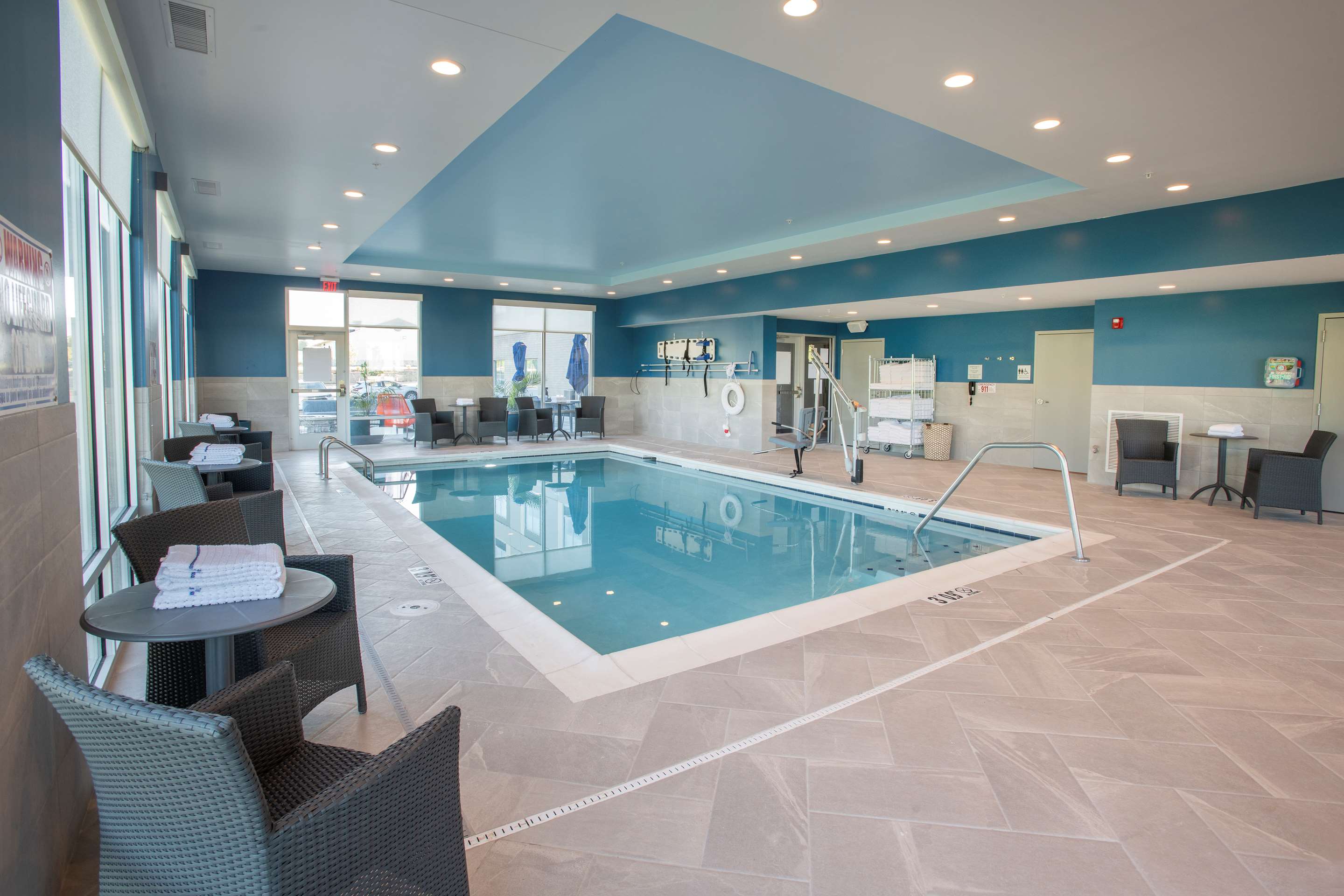 Pool | Hampton Inn by Hilton Richwood Cincinnati South