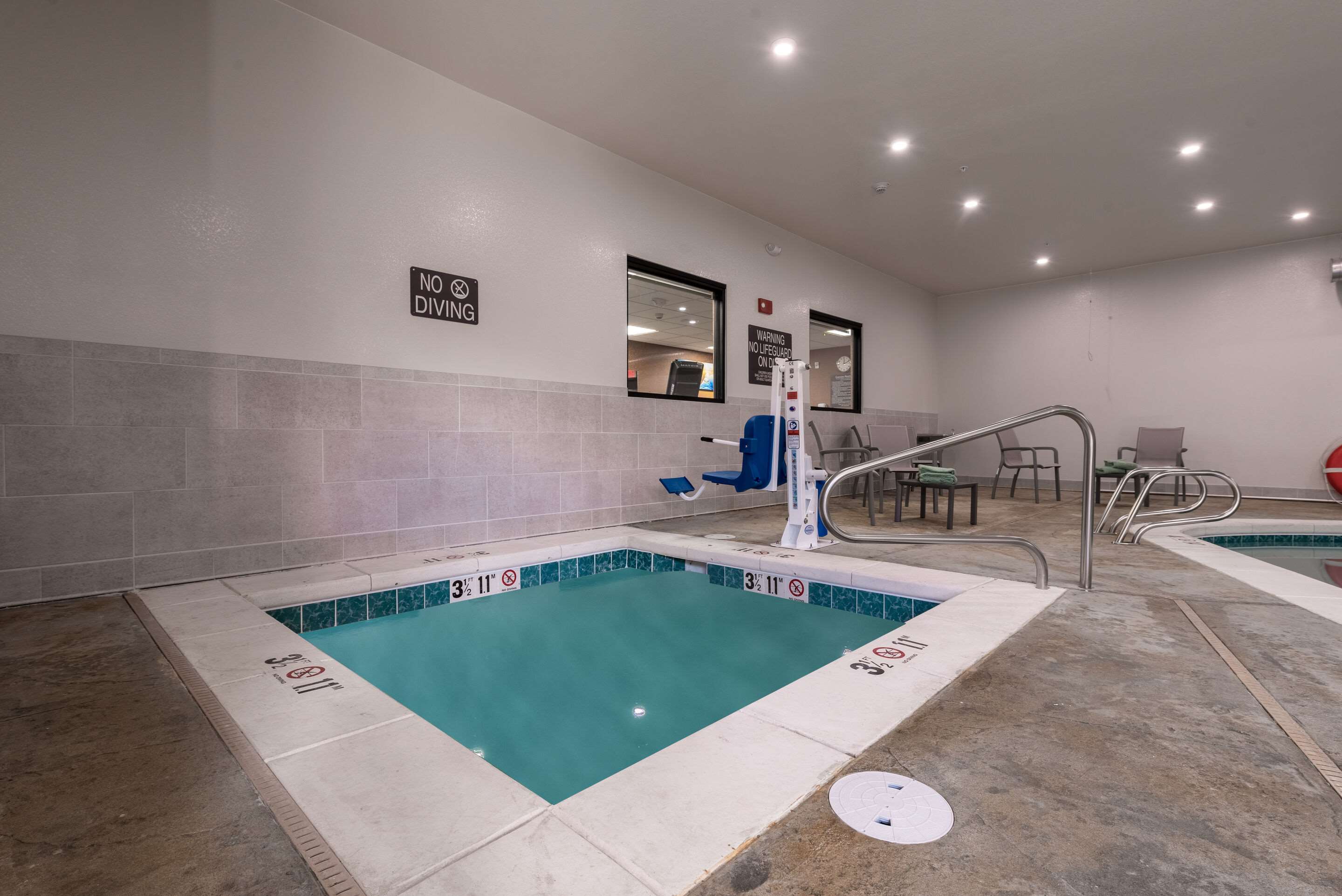 Indoor pool with hot tub