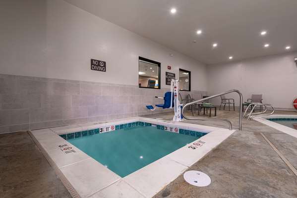 Pool - MainStay Suites Colorado Springs