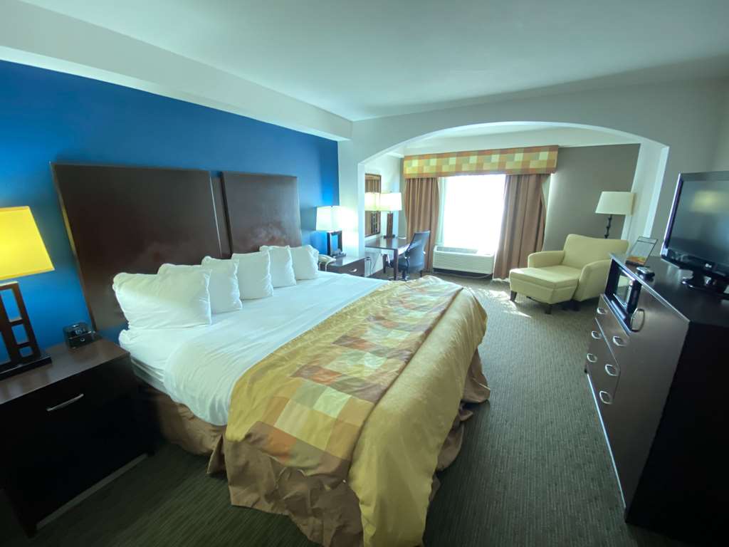 COMFORT INN CONOVER-HICKORY-guestroom-Guest Room,Suite,On-Site.jpg
