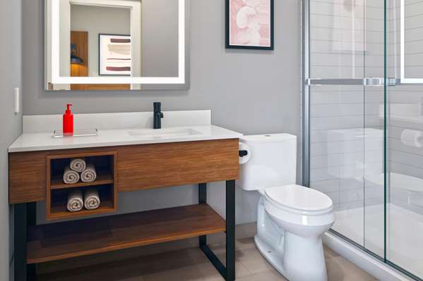  - Hawthorn Suites by Wyndham Oklahoma City - I-40, Exit 145