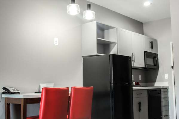  - Hawthorn Suites by Wyndham Oklahoma City - I-40, Exit 145