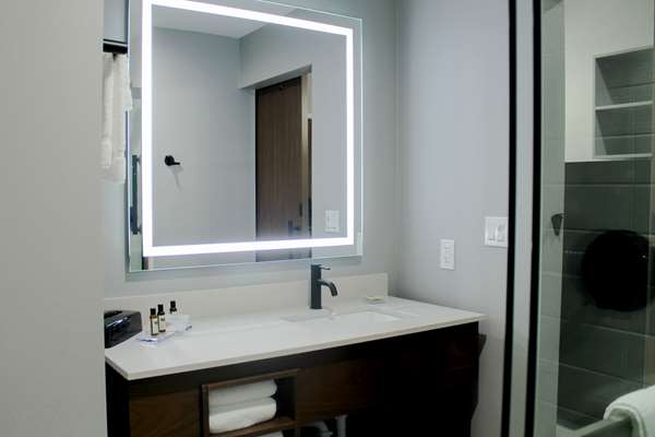  - Hawthorn Suites by Wyndham Oklahoma City - I-40, Exit 145