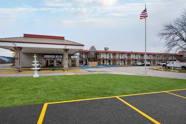 Exterior view - Days Inn Perrysburg - I-75, Exit 193