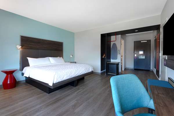  - Tru by Hilton Galleria Ballpark Atlanta - I-75, Exit 260