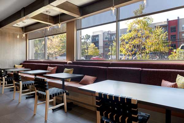  - Tru by Hilton Galleria Ballpark Atlanta - I-75, Exit 260