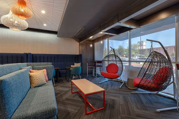  - Tru by Hilton Galleria Ballpark Atlanta - I-75, Exit 260