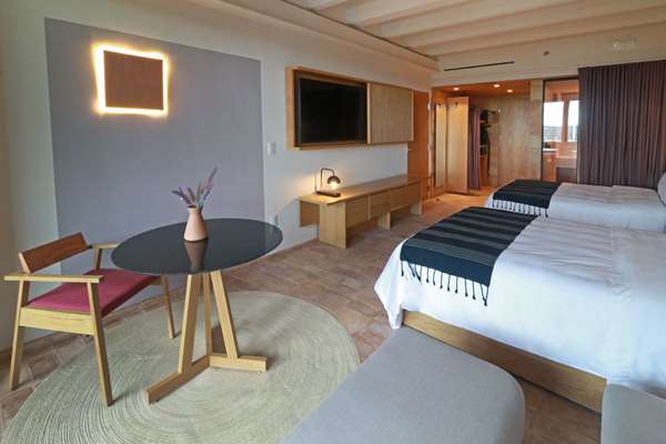2 QUEEN BEDS WITH CITY VIEW