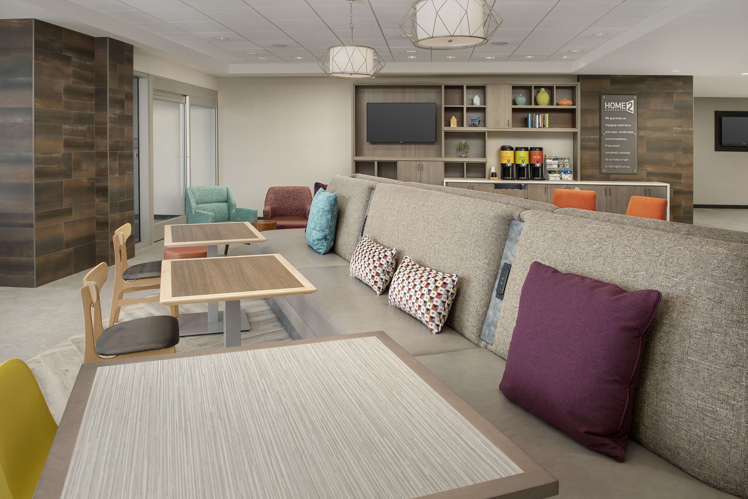 Lobby | Home2 Suites by Hilton Fort Myers Airport