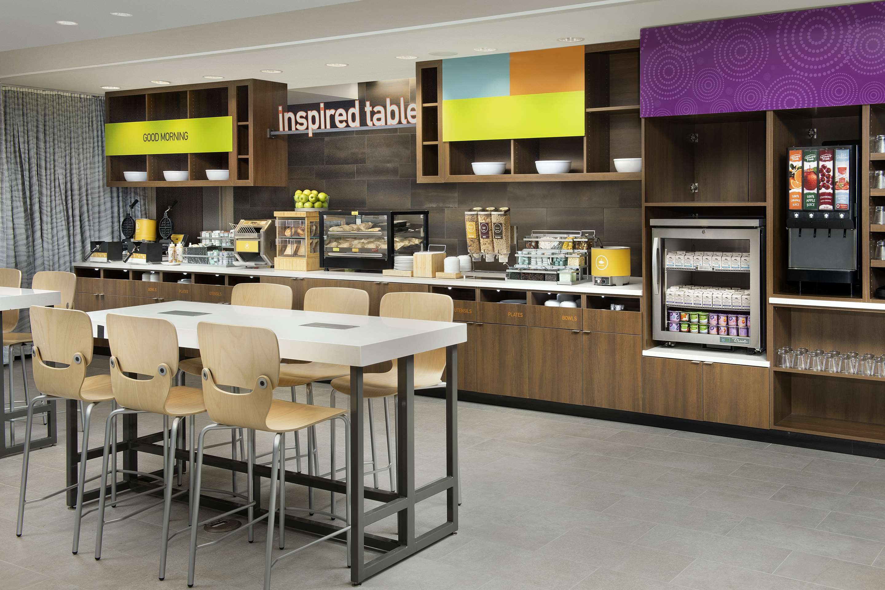Breakfast Area | Home2 Suites by Hilton Fort Myers Airport