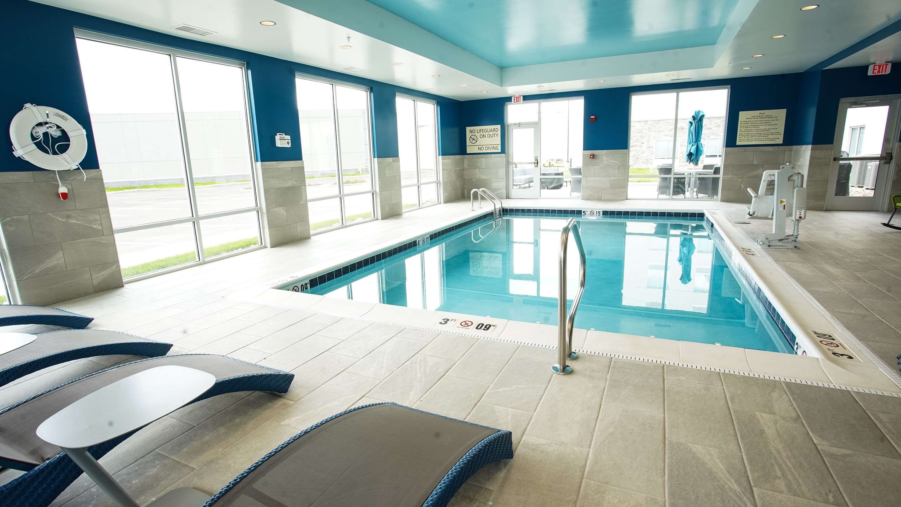 Pool | Hampton Inn & Suites St. Clairsville