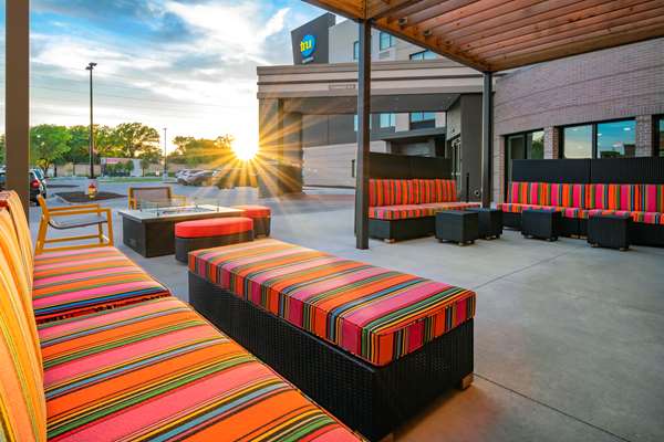 Exterior view - Tru by Hilton Hotel at 72nd St Omaha - I-80, Exit 449