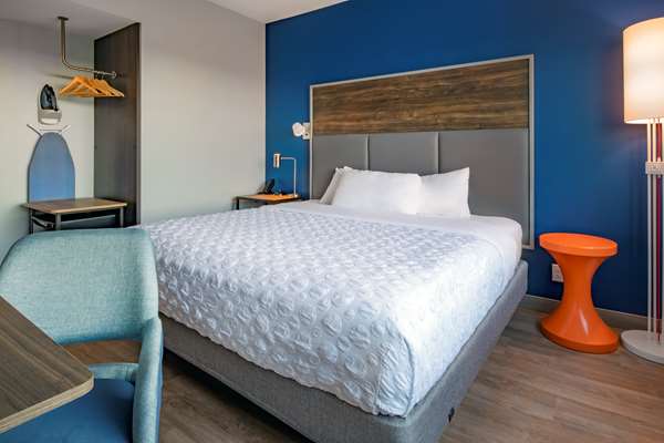  - Tru by Hilton Hotel at 72nd St Omaha - I-80, Exit 449