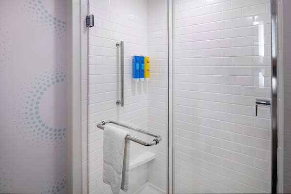  - Tru by Hilton Hotel at 72nd St Omaha - I-80, Exit 449