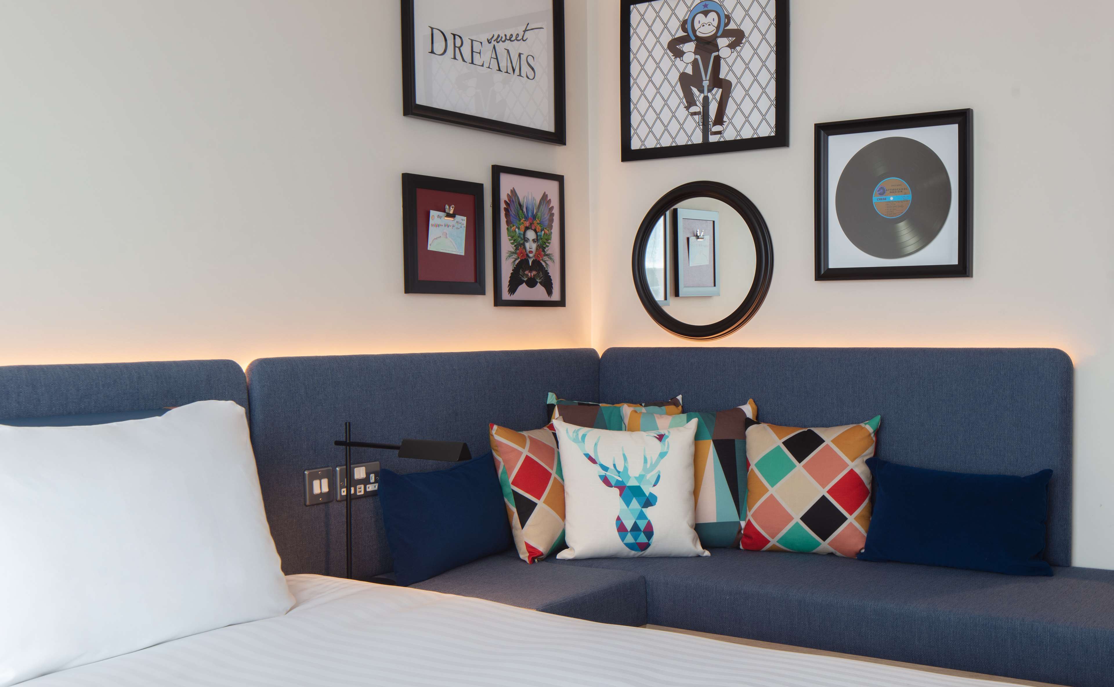 Hampton by Hilton York Piccadilly Room Type - KING ROOM HIGHER FLOOR