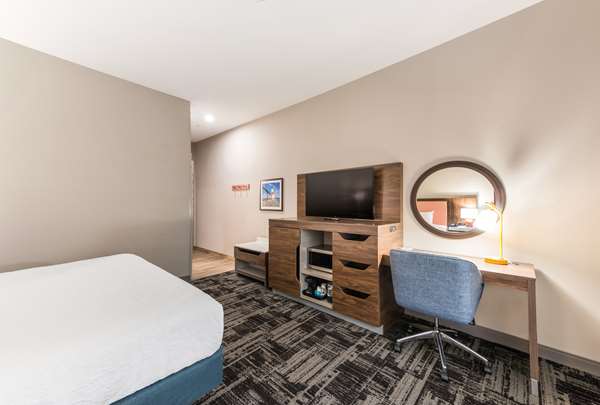  - Hampton Inn & Suites Benton Harbor - I-94, Exit 29