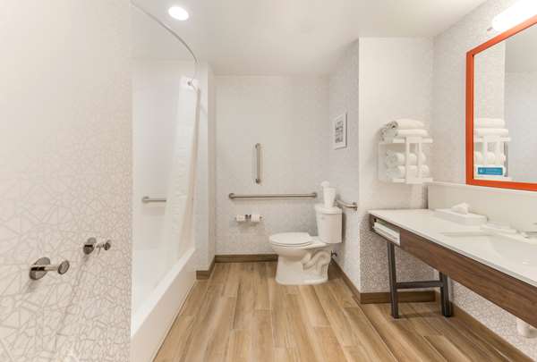  - Hampton Inn & Suites Benton Harbor - I-94, Exit 29