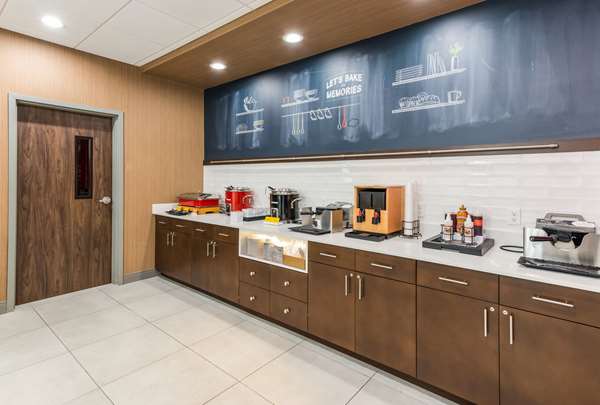 Amenities - Hampton Inn & Suites Benton Harbor - I-94, Exit 29