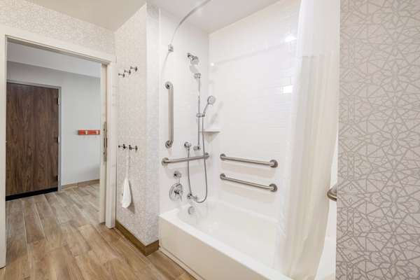  - Hampton Inn & Suites Benton Harbor - I-94, Exit 29