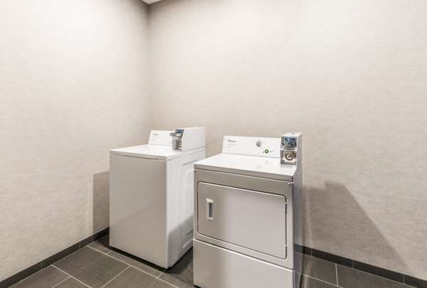  - Hampton Inn & Suites Benton Harbor - I-94, Exit 29