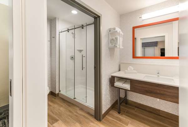  - Hampton Inn & Suites Benton Harbor - I-94, Exit 29