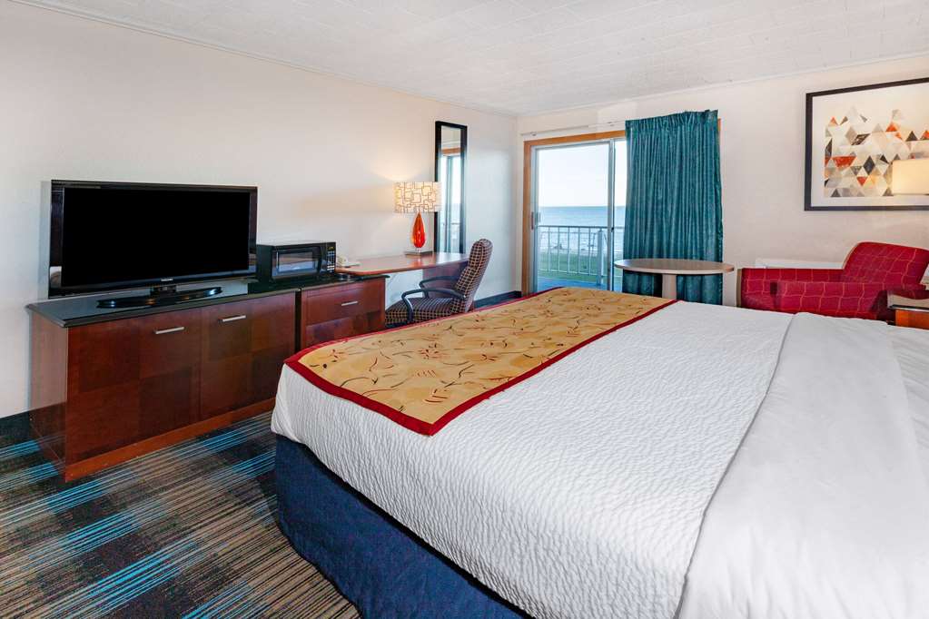 Days Inn & Suites by Wyndham St. Ignace Lakefront - Tap to explore photos