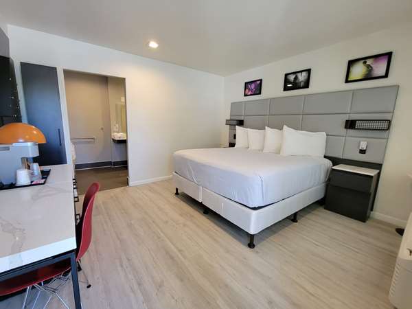  - Signature Inn University Santa Clara