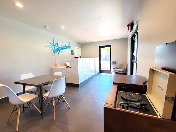  - Signature Inn University Santa Clara