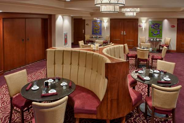 Restaurant - Viana Hotel & Spa Westbury