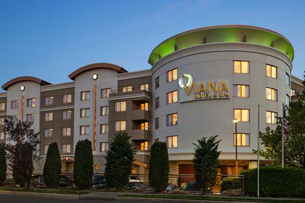 Exterior view - Viana Hotel & Spa Westbury