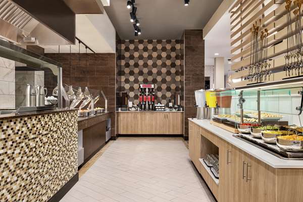 Amenities - Embassy Suites Round Rock